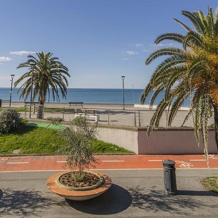 セストリ・レヴァンテ105 - La Casa Di Jacopo, Fronte E Vista Mare In Centro A Riva Trigoso, 20 Metri Dalla Spiaggiaアパートメント エクステリア 写真