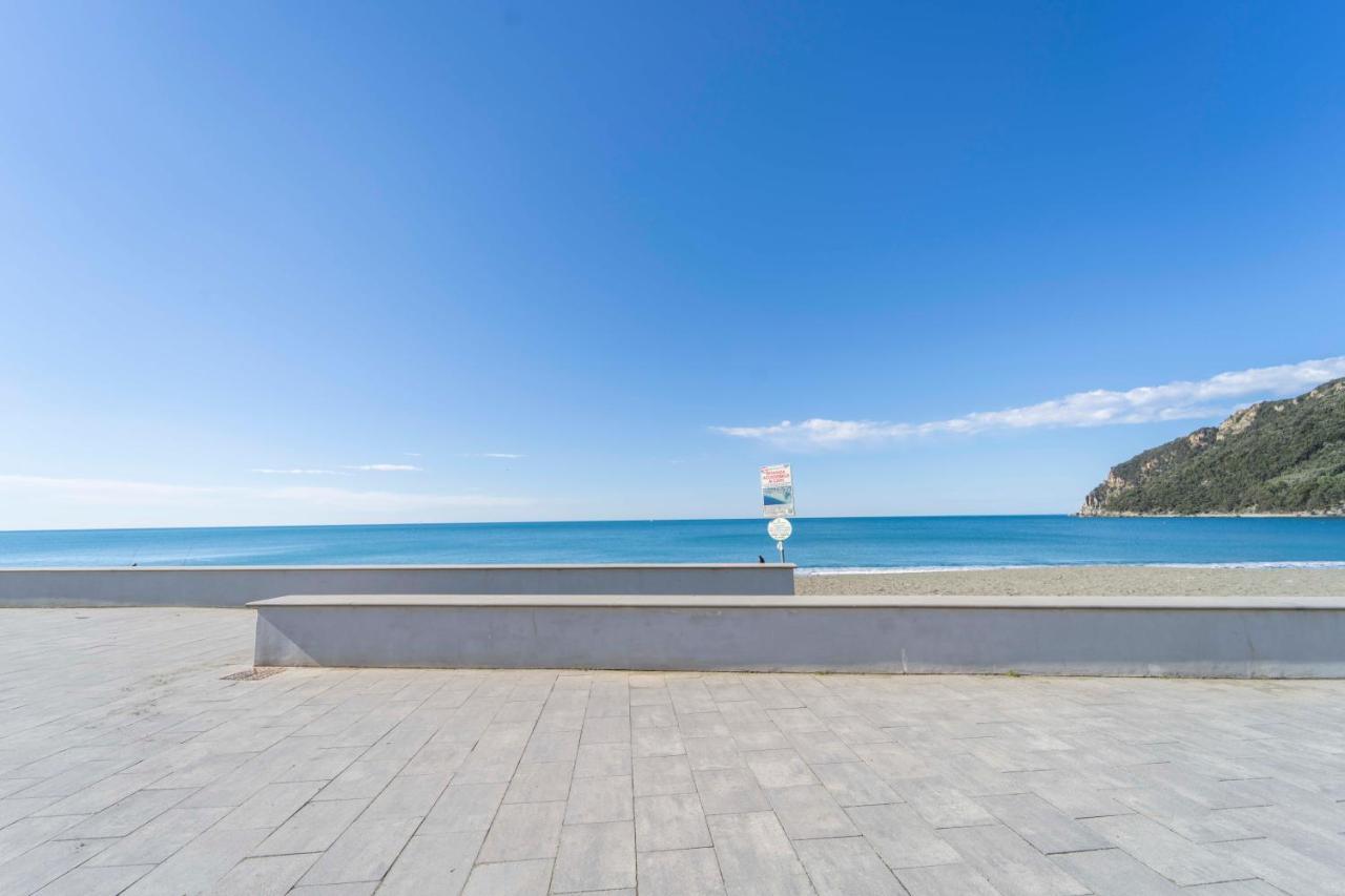 セストリ・レヴァンテ105 - La Casa Di Jacopo, Fronte E Vista Mare In Centro A Riva Trigoso, 20 Metri Dalla Spiaggiaアパートメント エクステリア 写真