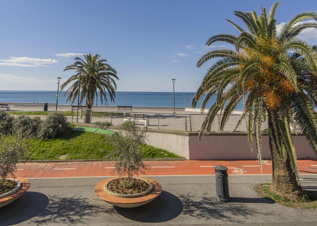 セストリ・レヴァンテ105 - La Casa Di Jacopo, Fronte E Vista Mare In Centro A Riva Trigoso, 20 Metri Dalla Spiaggiaアパートメント エクステリア 写真