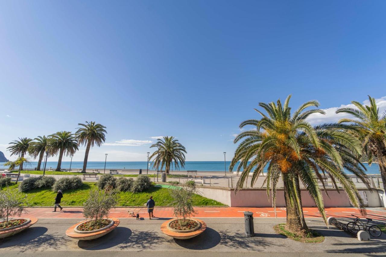 セストリ・レヴァンテ105 - La Casa Di Jacopo, Fronte E Vista Mare In Centro A Riva Trigoso, 20 Metri Dalla Spiaggiaアパートメント エクステリア 写真